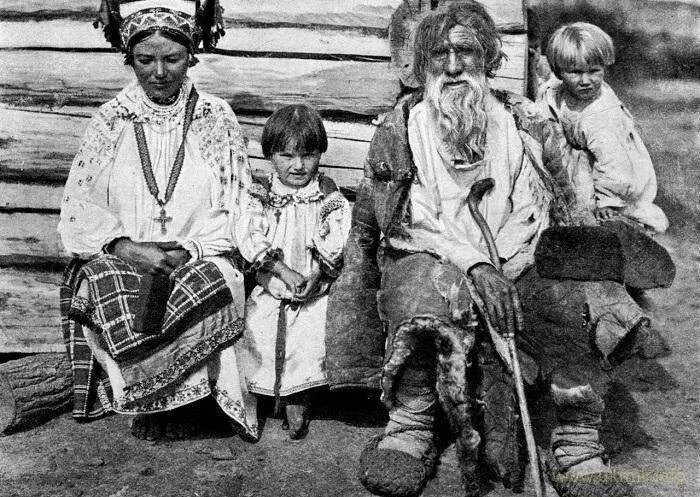 Картинка 2. Фотография крестьян до революции.