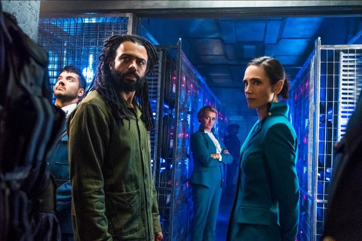 Кадр из сериала "Сквозь снег". Источник: imdb.com
