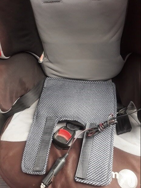 Вот такую накидку на детское кресло купила.