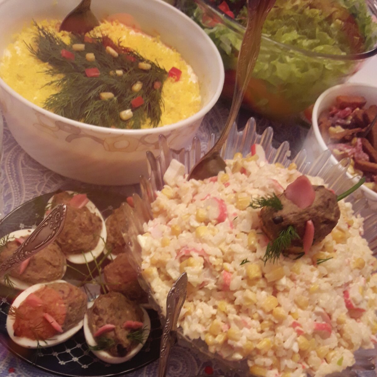 Новогодние изыски моей любимой мамы. Было вкусно, почему бы не опубликовать это фото в качестве иллюстрации?
