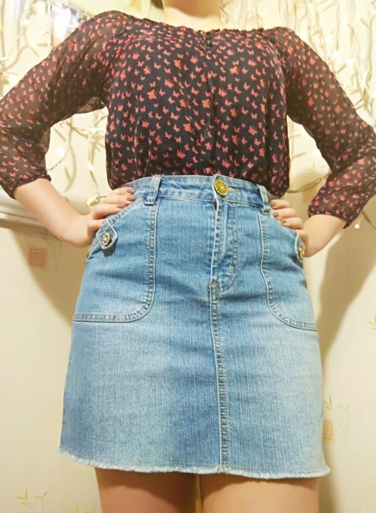 Джинсовая юбка, предполагаю всегда в моде.