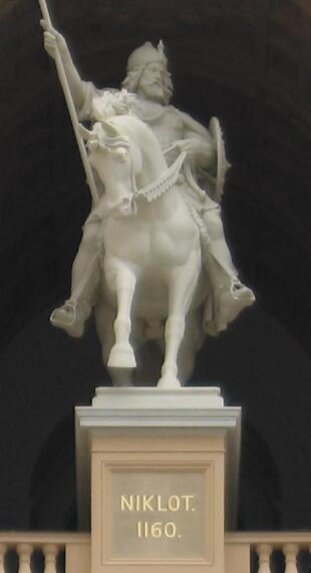 Памятник князю ободритов Никлоту — родоначальнику Мекленбургского дома