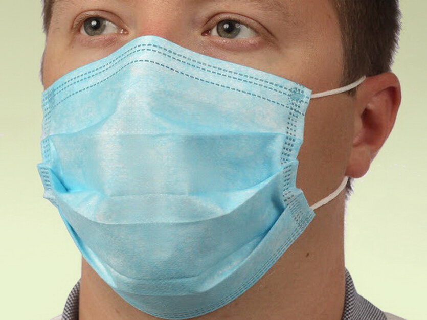 Уровень защиты: до 40% Где применять: дом, улица, магазин
Время ношения: до 2 часов

Наиболее распространенный тип масок, который до карантина был доступен в каждой аптеке. Применяется младшим медицинским персоналом и выдается обычным людям во время работ, требующих повышенную чистоту.