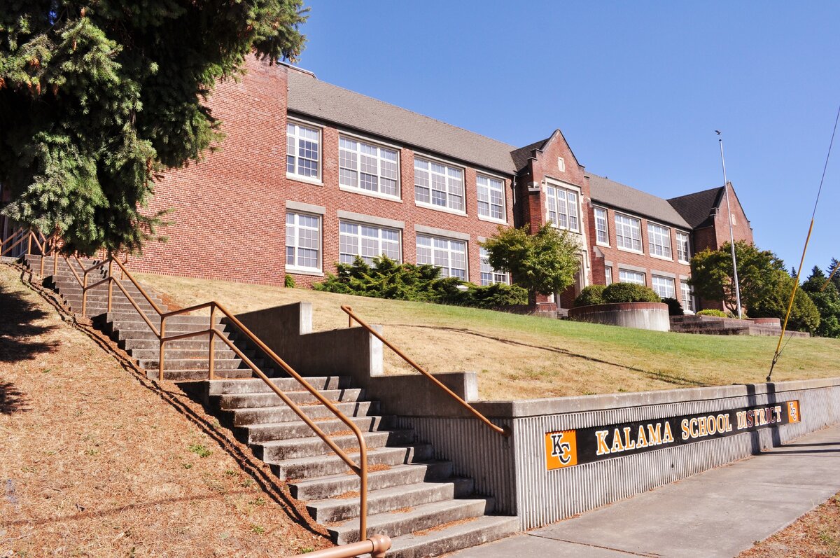 Школа Kalama High School