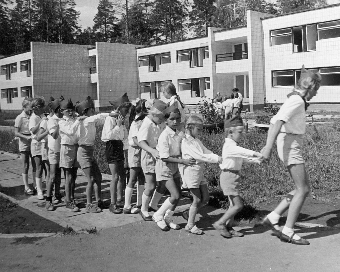 Младшая группа в пионерском лагере «Звёздный», 1975 год.