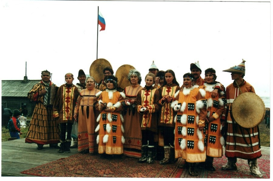 Традиционные верования народы. Жители Аляски алеуты. Коренные народы Северной Америки алеуты. Алеуты народы дальнего Востока. Коренные народы Камчатки алеуты.