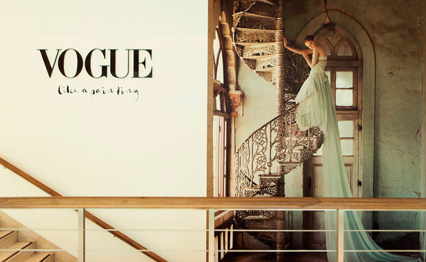  Афиша журнала Vogue из выставки  «Vogue like a painting»