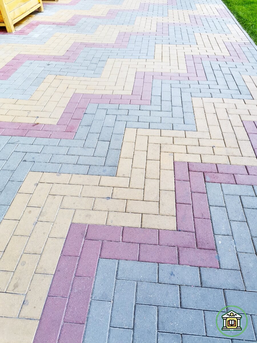 Некоторые из многих вариантов тротуарной плитки. Листайте->>