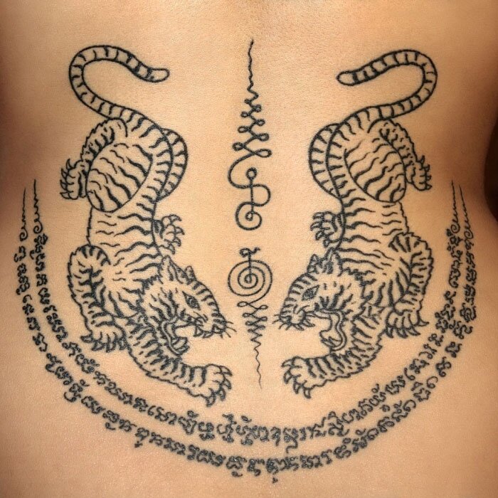 26.02.2014 – Магические татуировки в храме Bang Phra