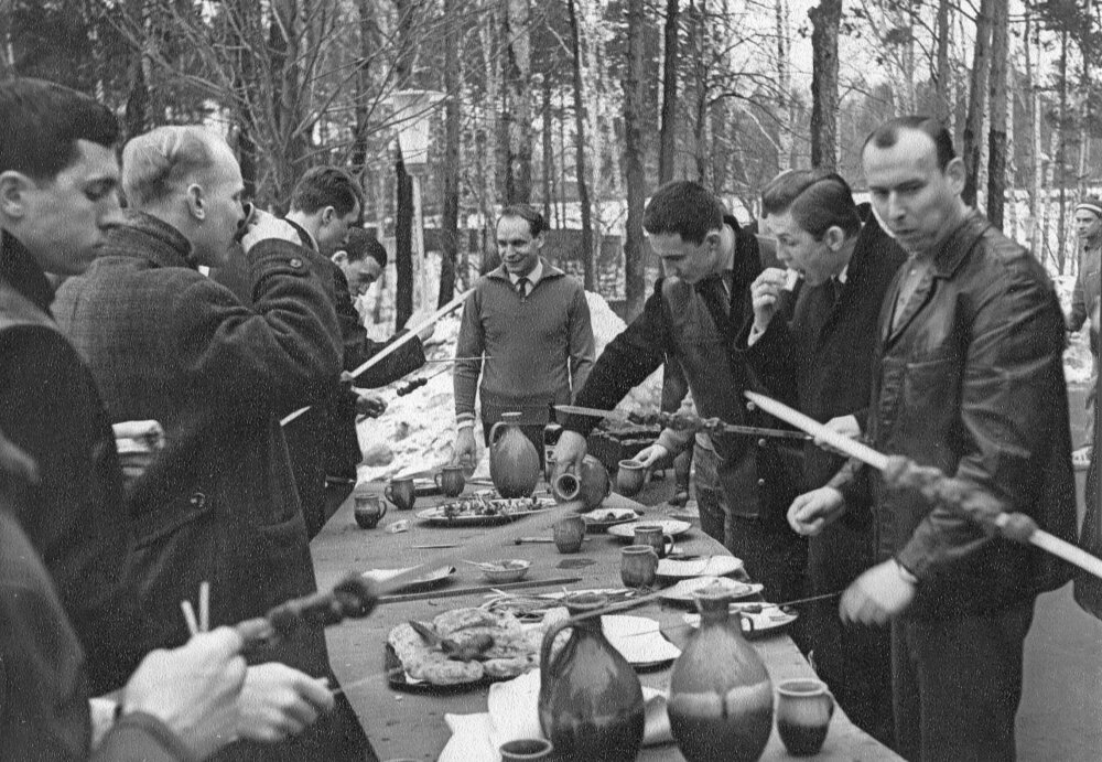 Записки машиниста о хоккее. Дача Брежнева в Завидово 1972. Завидово Брежнев дача. Брежнев в Завидово.