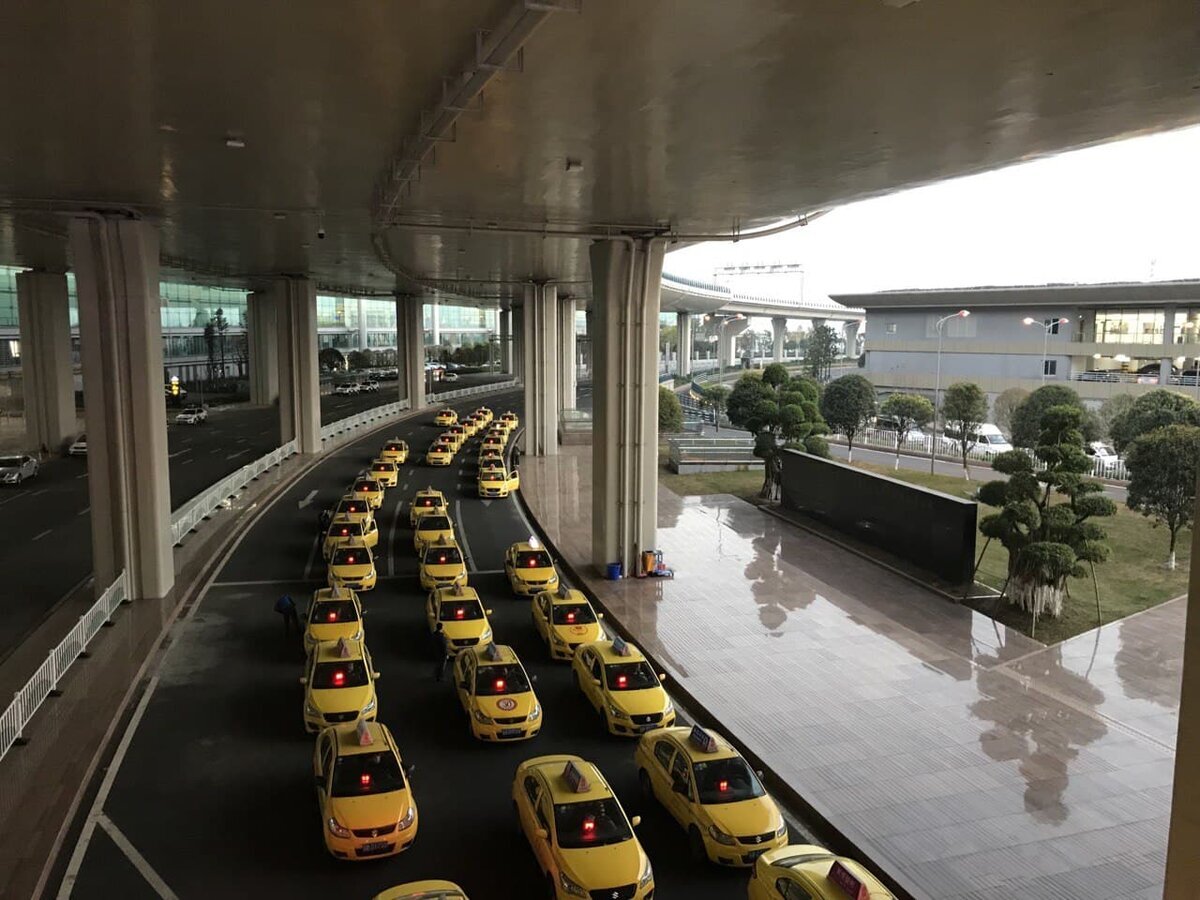 Армия таксистов. Фото автора