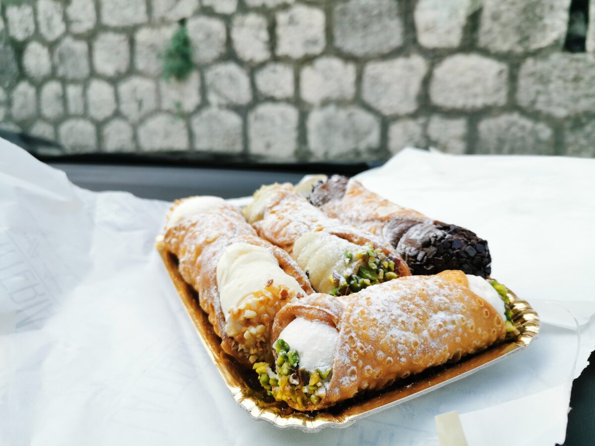 Сицилийское канноло (Cannolo siciliane)