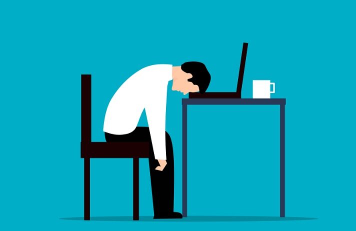 В офисной работе не меньше опасных факторов, чем на производстве. Фото: pixabay.com