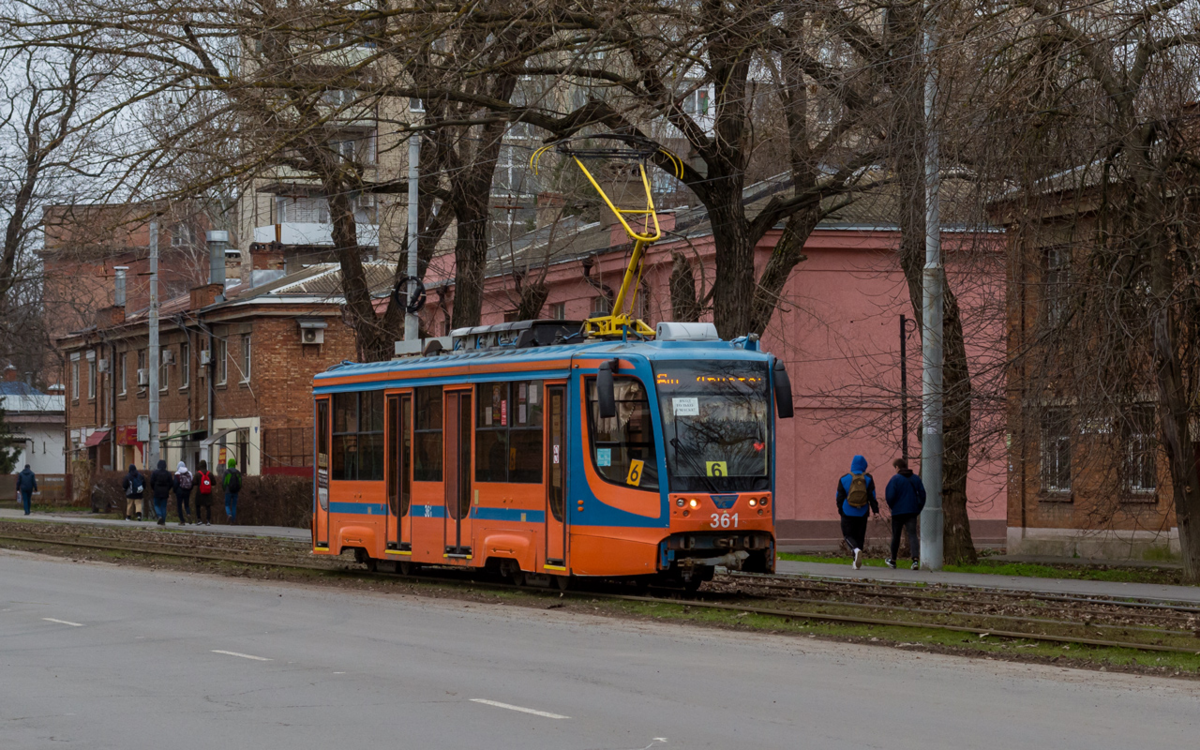 Трамвайный вагон 71-623 в Таганроге, фото https://transphoto.org/photo/1568786/, автор phoenix23r 