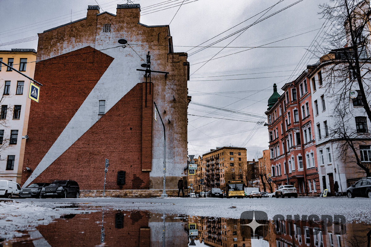 Женщинам - защитникам Ленинграда. Фотография автора.