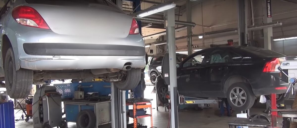 Ford Mondeo в сервисе 