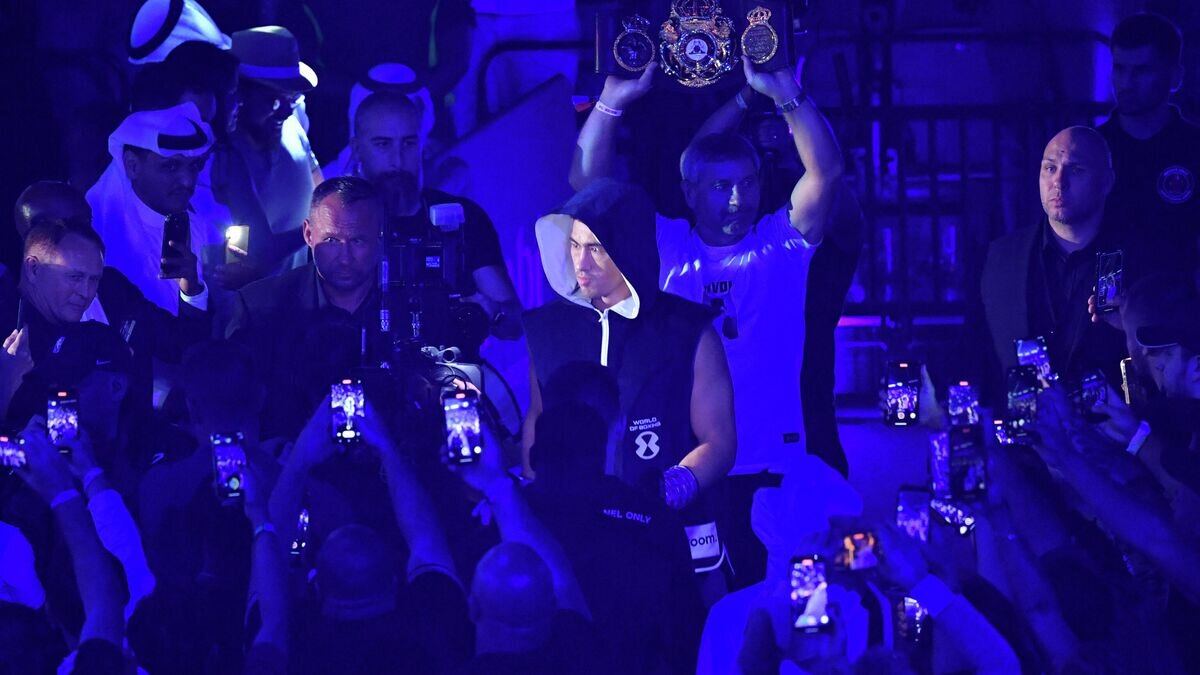    Российский боксер Дмитрий Бивол© RYAN LIM