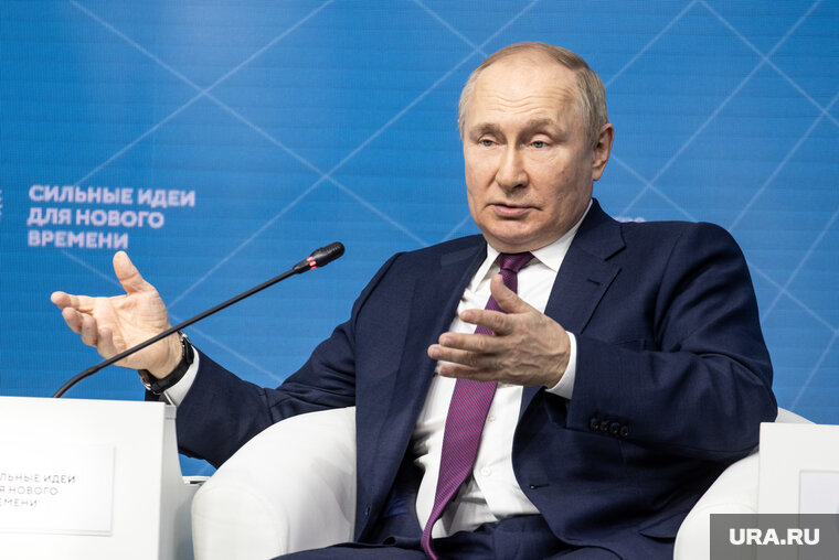    Путин сообщил, что 50 тысяч человек находятся в боевых подразделениях