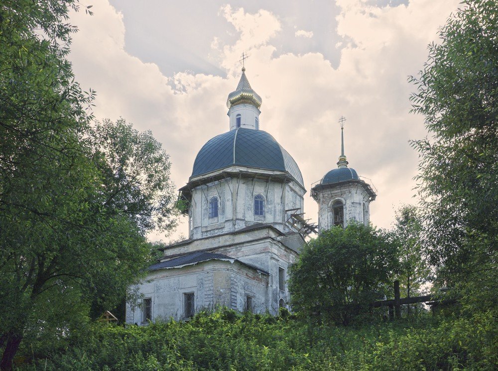 Троицкая церковь в селе Поречье. Август 2015 года. Фото Анатолия Максимова с сайта «Православные храмы Тверской земли».
