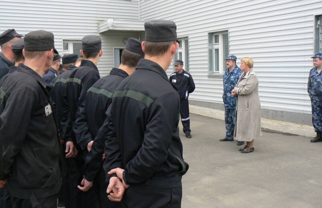 Прием в исправительное учреждение. Администрация тюрьмы. Администрация исправительного учреждения. Обыск осужденных.