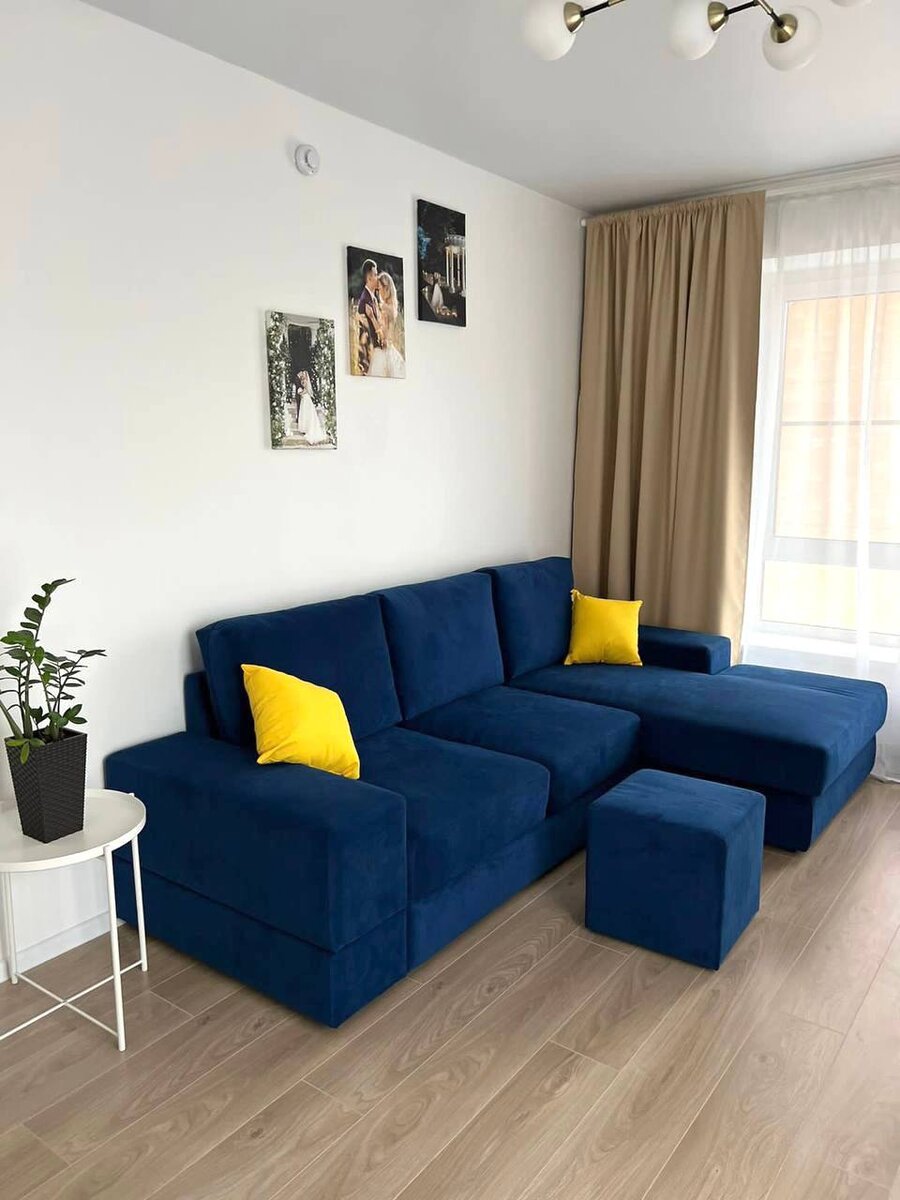 На фото:⁣⁣⠀ ⁣⁣⠀
Ширина 270 см⁣⁣⠀
Спальное место 210*150 см⁣⁣⠀
Ткань Teddy 666⁣⁣⠀