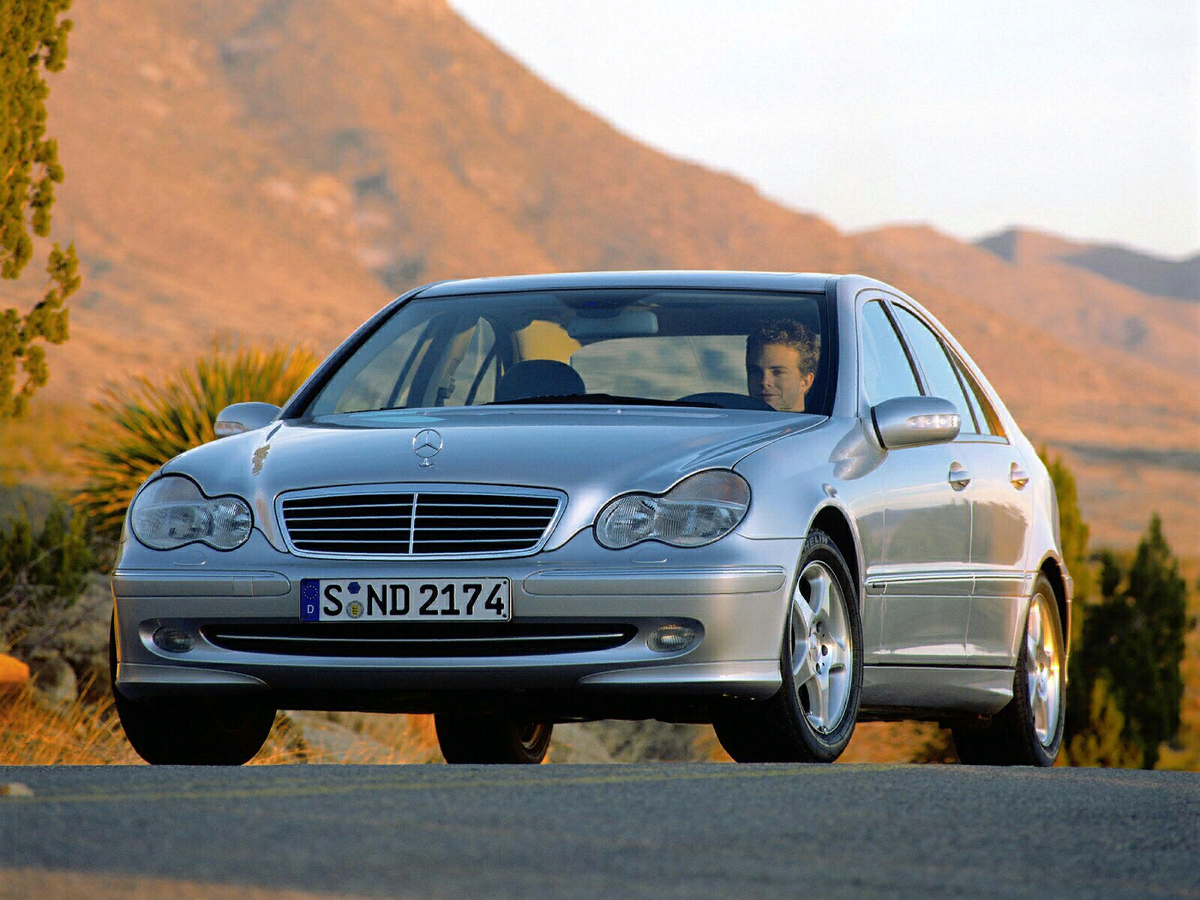 2002 г по 2005 г. Mercedes-Benz w203 2000. Мерседес Бенц w203. Mercedes Benz c class w203. Mercedes-Benz w203 2002.