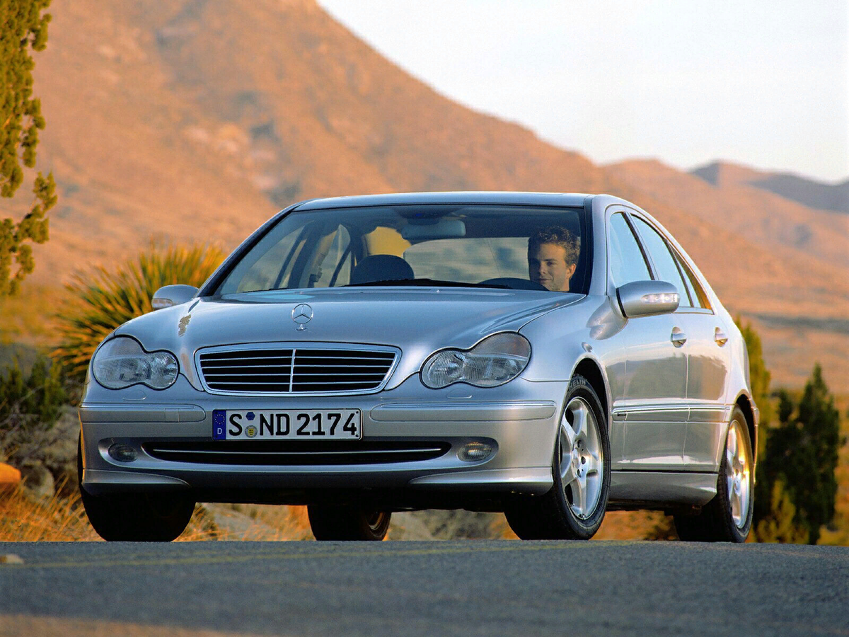 2003 года выпуска. Мерседес Бенц w203. Mercedes Benz c class w203. Mercedes-Benz w203 2000. Mercedes c klasse w203.