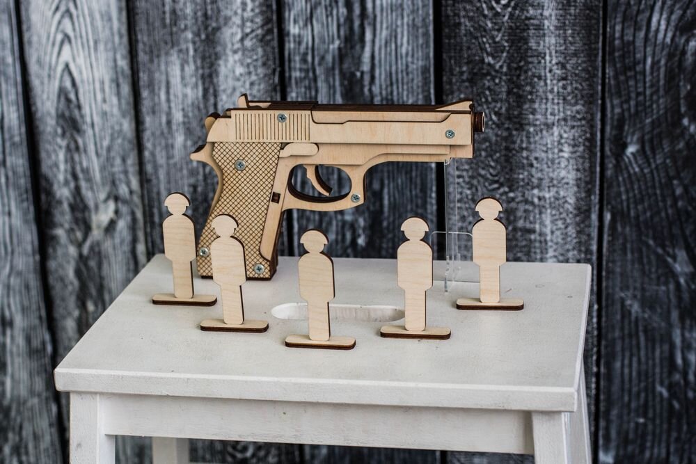                                                                                                                                     *пистолет резинкострел