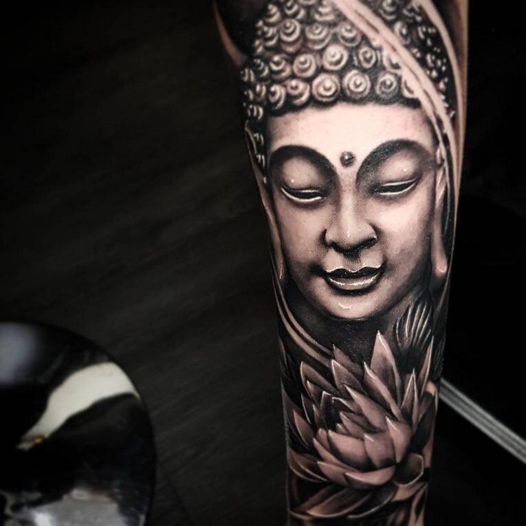 Буддийские татуировки: глубокий смысл и красота