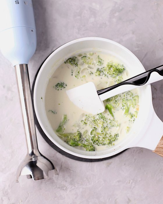 Нежный и легкий крем-суп из брокколи