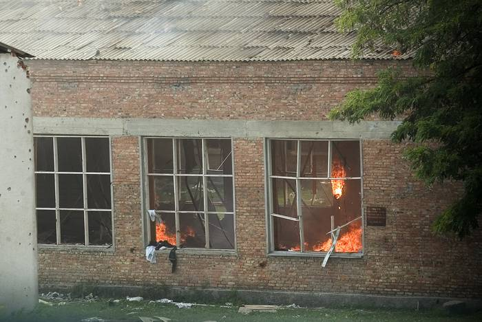 Дмитрий Беляков. Пожар в спортивном зале/«Правда Беслана» 