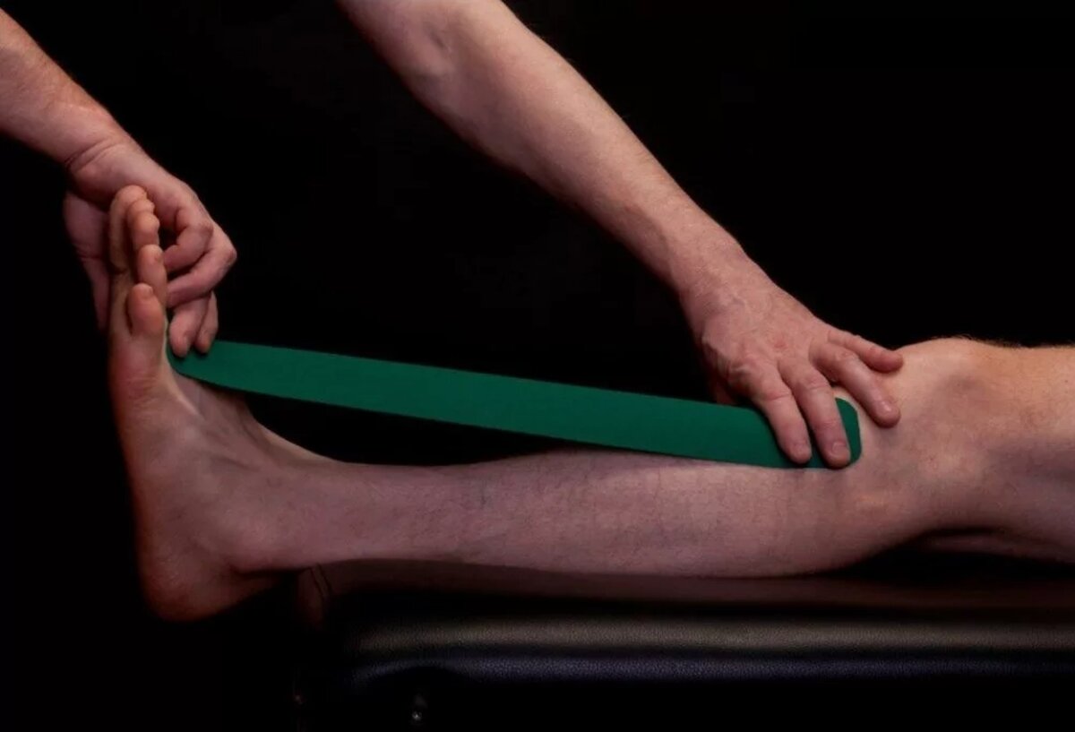 болезни коленных суставов у спортсменов. лимфодренажный массаж ног. массаж поясницы. антицеллюлитный лимфодренажный массаж. массаж рук и ног.