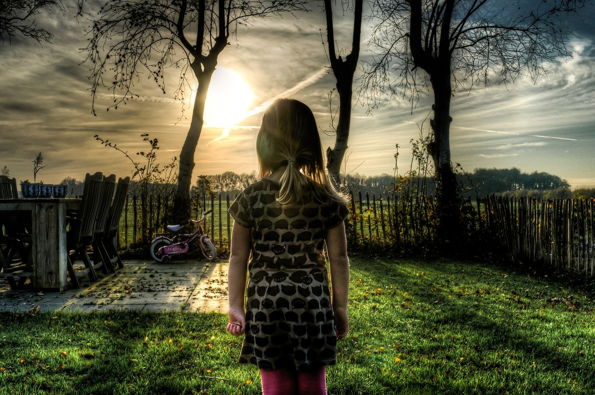 https://pixabay.com/ru/photos/%D0%B4%D0%B5%D0%B2%D0%BE%D1%87%D0%BA%D0%B0-%D0%B2%D0%B5%D0%BB%D0%BE%D1%81%D0%B8%D0%BF%D0%B5%D0%B4-%D1%81%D0%B0%D0%B4-%D0%BB%D1%8E%D0%B4%D0%B8-535251/