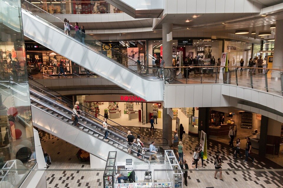 https://cdn.pixabay.com/photo/2015/08/25/11/49/stairs-906720_960_720.jpg