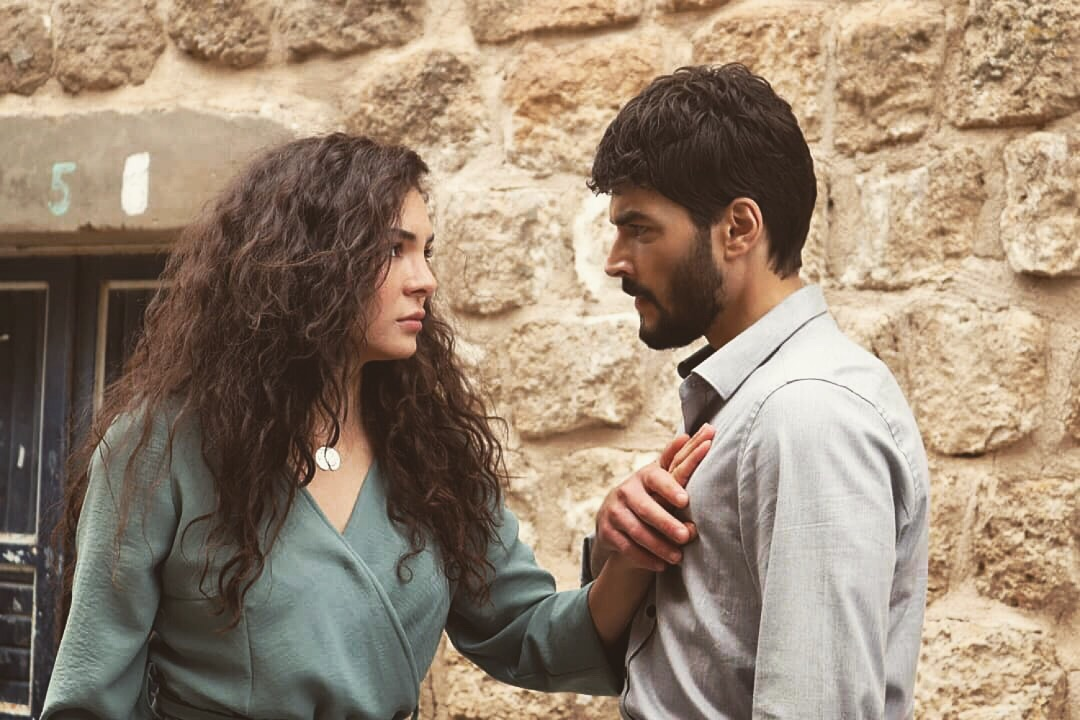 Ветреный 1сезон2серия. Миран Рейян турецкий сериал. Ветреный турецкий сериал Миран. Турецкий сериал Миран и Райан. Сериал ветреный Миран.