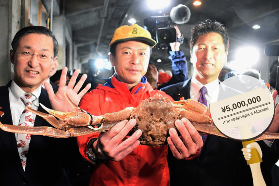 Источник: https://edition.cnn.com/videos/travel/2019/11/08/snow-crab-world-record-japan-lon-orig-bks.cnn 
