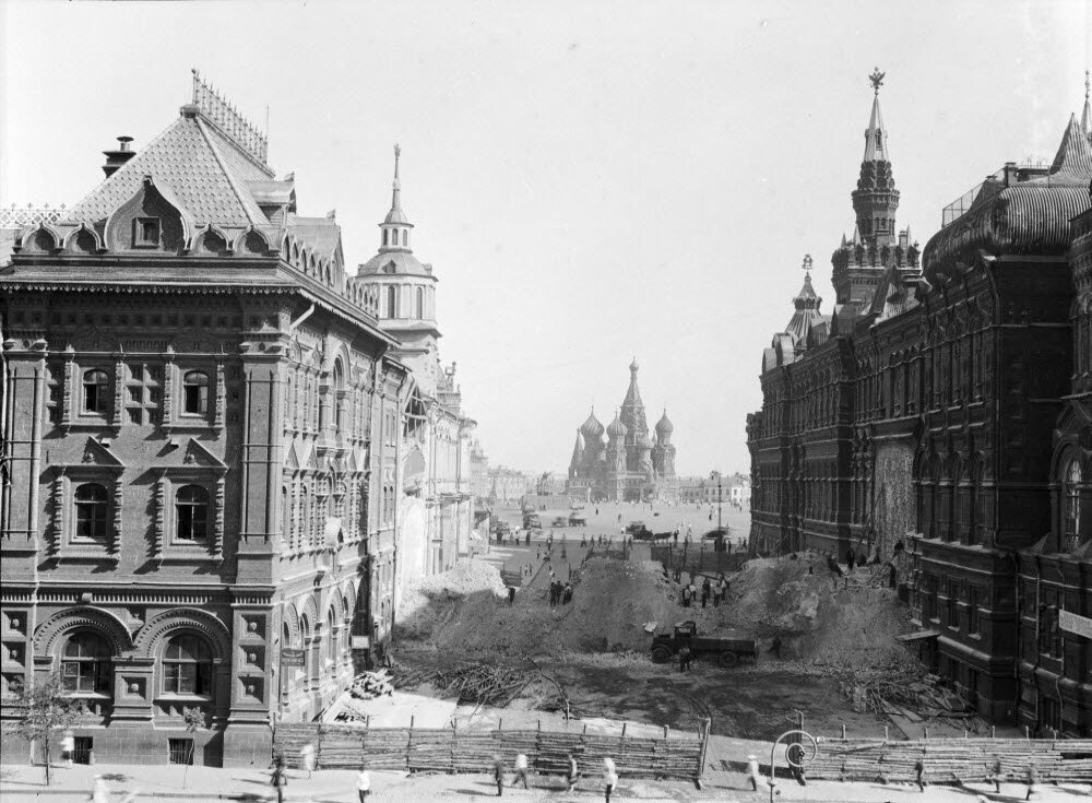 Разрушение Воскресных ворот в 1931 году