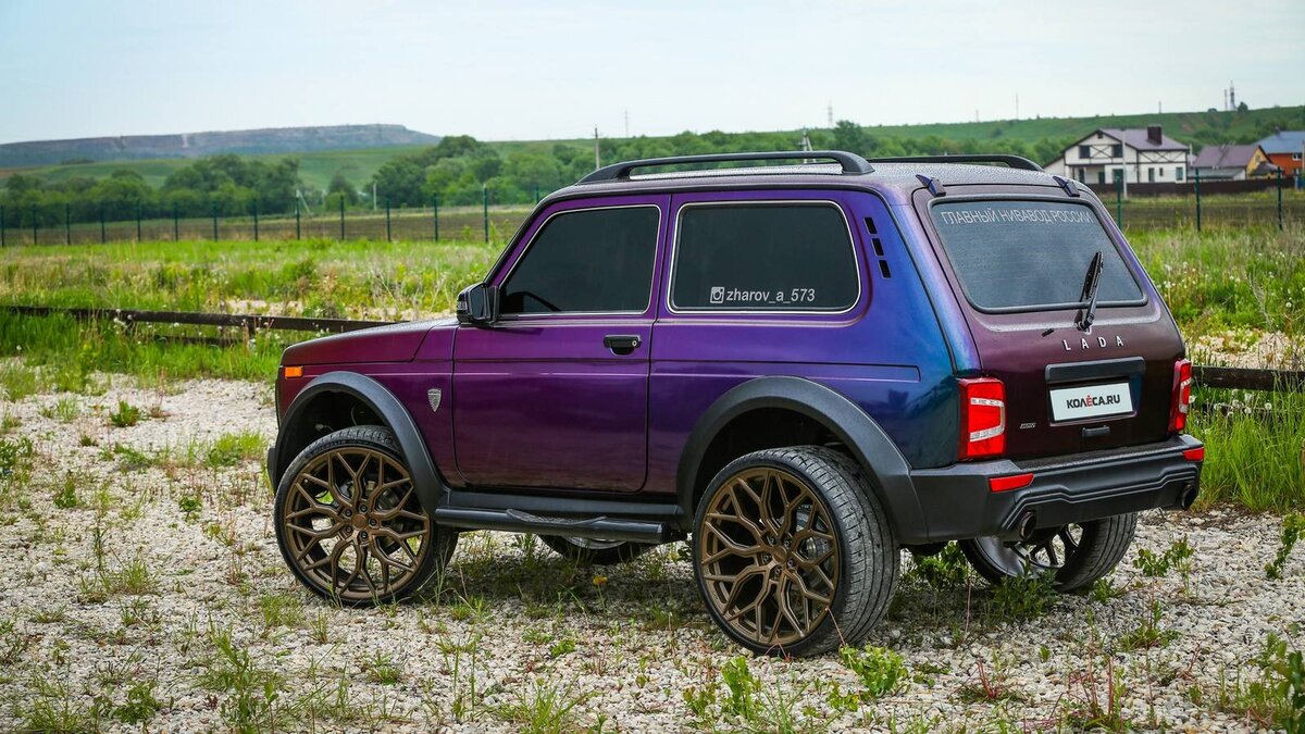 Вид на Ниву Бронто сзади!