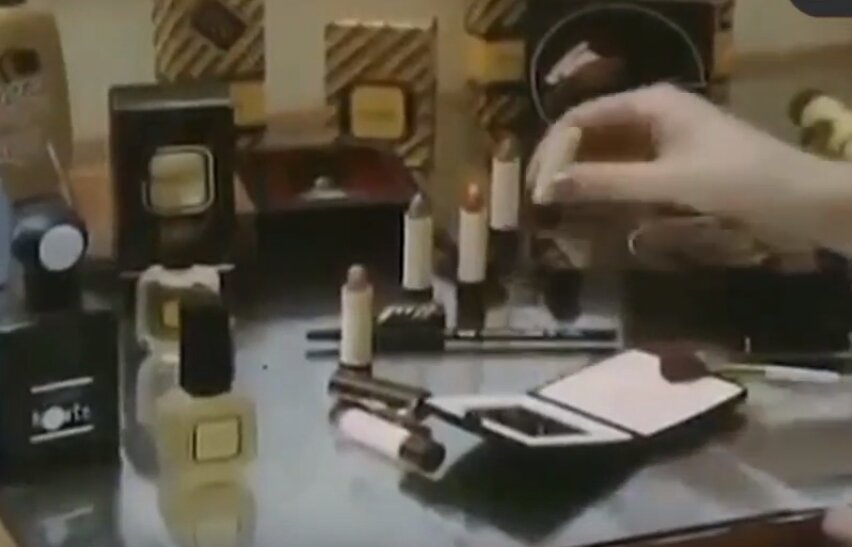 Косметика на советском прилавке. Фото из интернета.