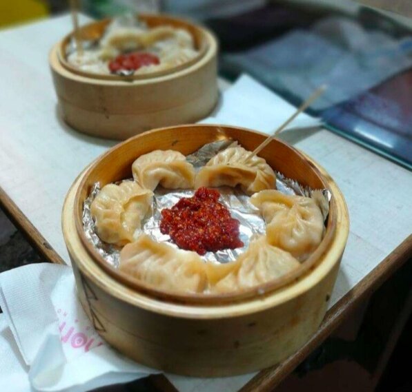 Свежеприготовленные момо (Фото: zomato.com)