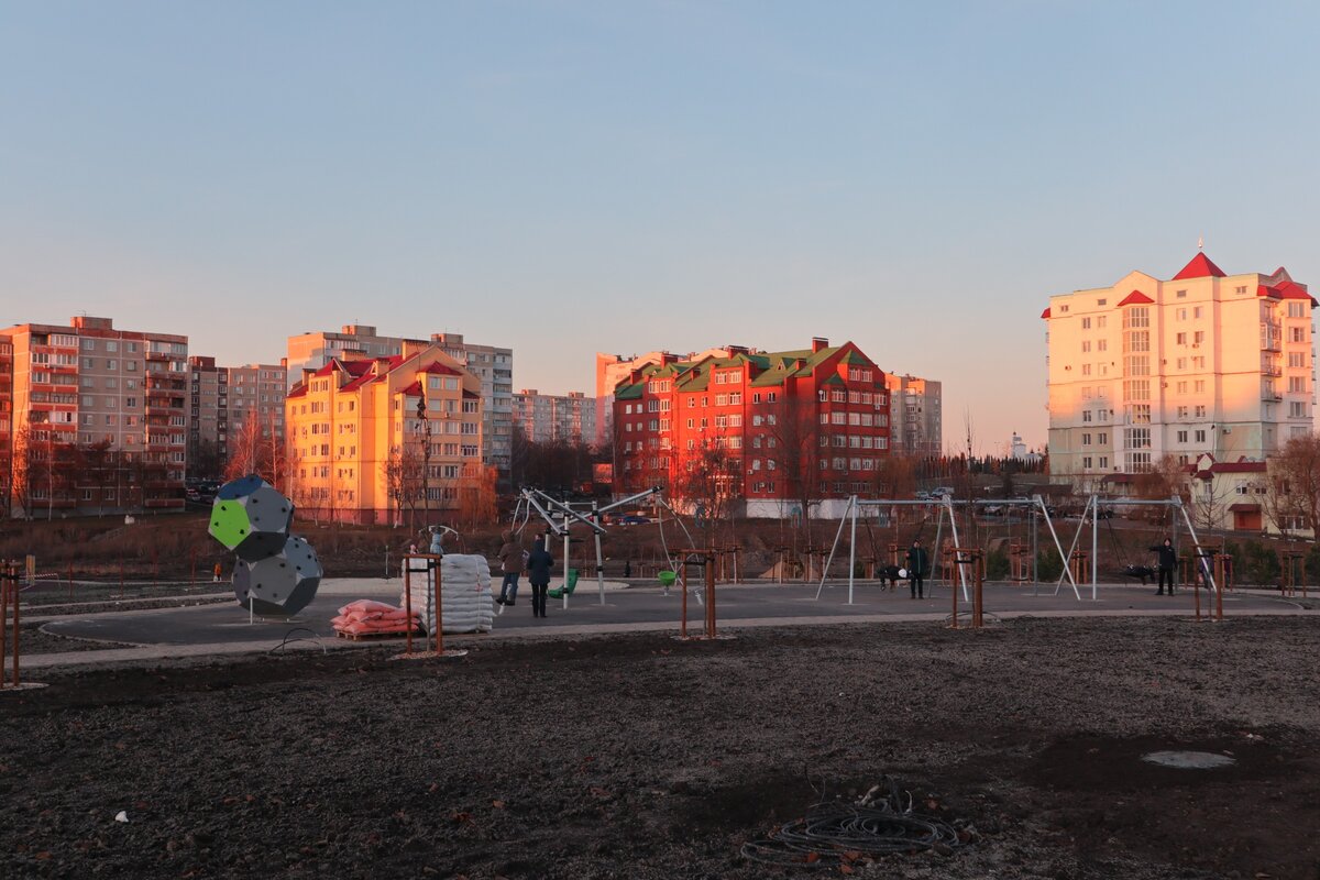 Старый оскол фото микрорайоны. Старый Оскол микрорайон микро. Набережная старый Оскол 2020. Старый Оскол осенью. Старый Оскол новый город.