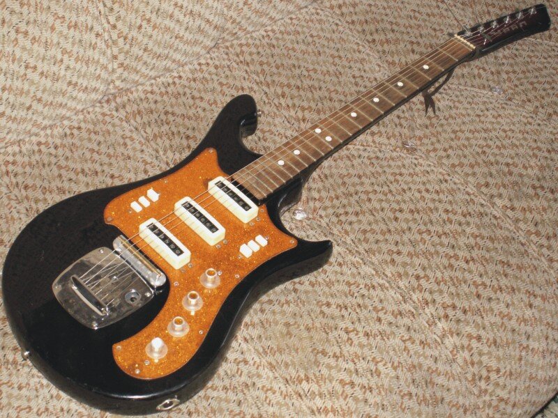 Электрогитара "Урал-650":

