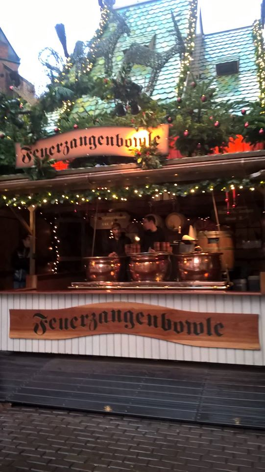 Медные чаны с глинтвейном на рождественской ярмарке Ганновера. Собственное фото