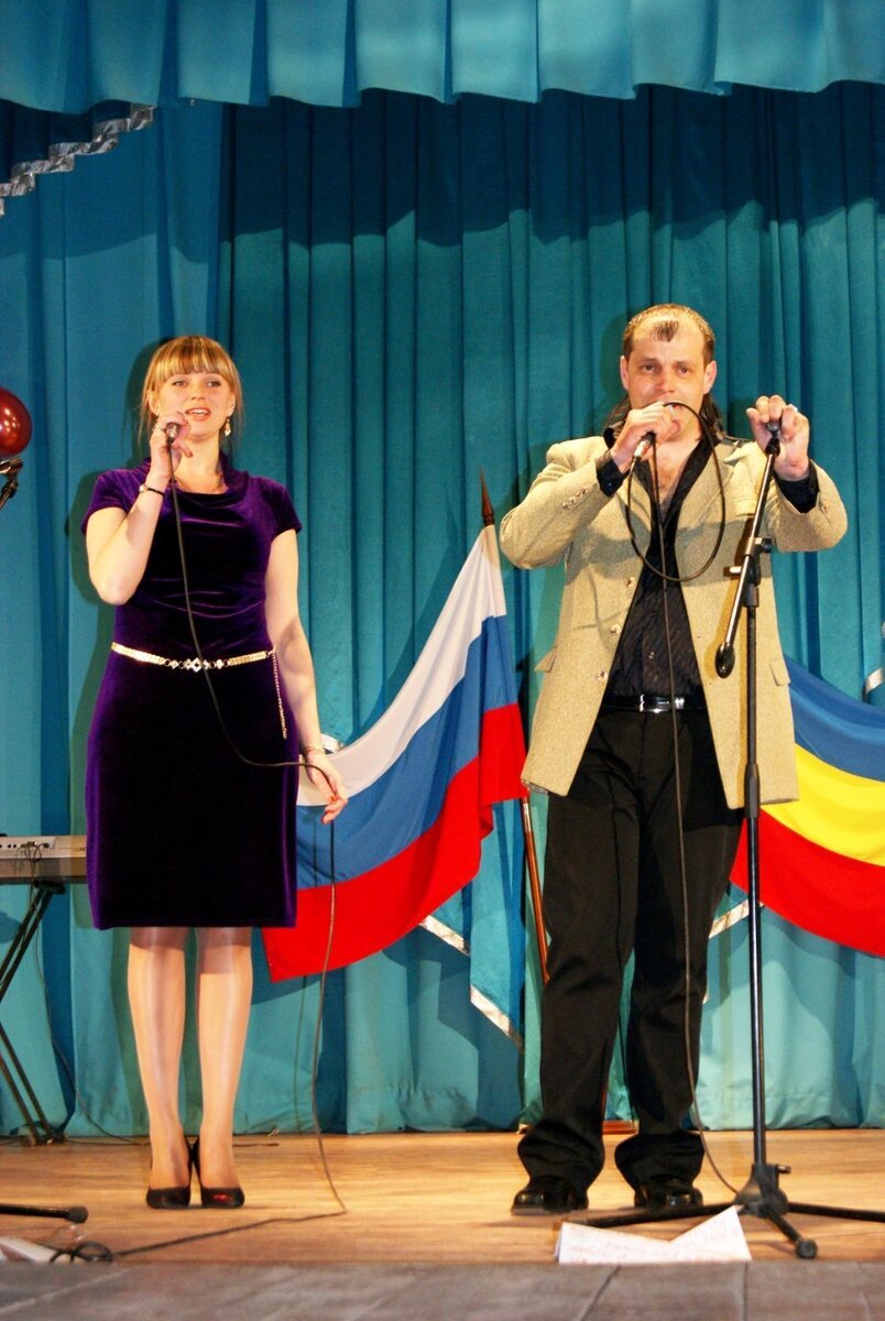 Вотку поём. А песни пьём 😁