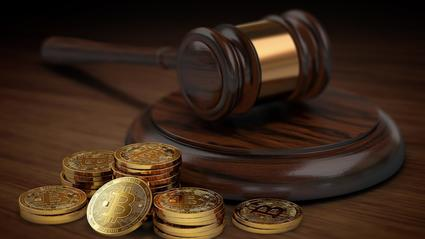 
В Латвии впервые конфисковали биткоины по решению суда


Служба государственных доходов (СГД) Латвии смогла конфисковать криптовалюту, использовавшуюся в преступных целях.
Решение о конфискации цифровых активов в эквиваленте 200 евро было принято судом района Пардаугава в Риге еще в начале октября 2019 года. Однако выполнить данное постановление служба смогла только сейчас после того, как получила приватный ключ от кошелька.

«Суд и направляющее процесс лицо дали нам данные доступа к криптовалюте, а без этих данных дальнейшие действия с кошельком были бы невозможны», – рассказал представитель СГД.

Он добавил, что криптовалюта по-прежнему находится в том же кошельке, но никто кроме государственных учреждений не имеет доступа к этим активам.

Стоит отметить, что во всем мире уже стало обычной практикой конфискация криптовалют с их дальнейшей продажей.

Например, австралийские власти получили 20-кратную прибыль на биткоинах, конфискованных по делу о незаконной торговле оружием.

Помимо этого, аукционный дом Wilsons Auctions продал конфискованные криптовалюты, среди которых BTC, ETH, XRP и другие монеты на общую сумму около $600 000. 