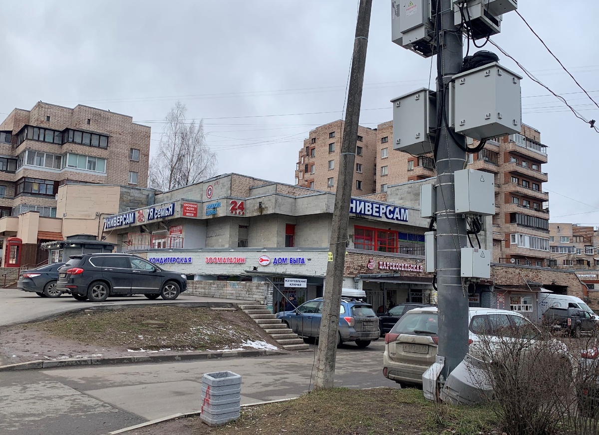 Каждый  божий день смотрю и рыдаю