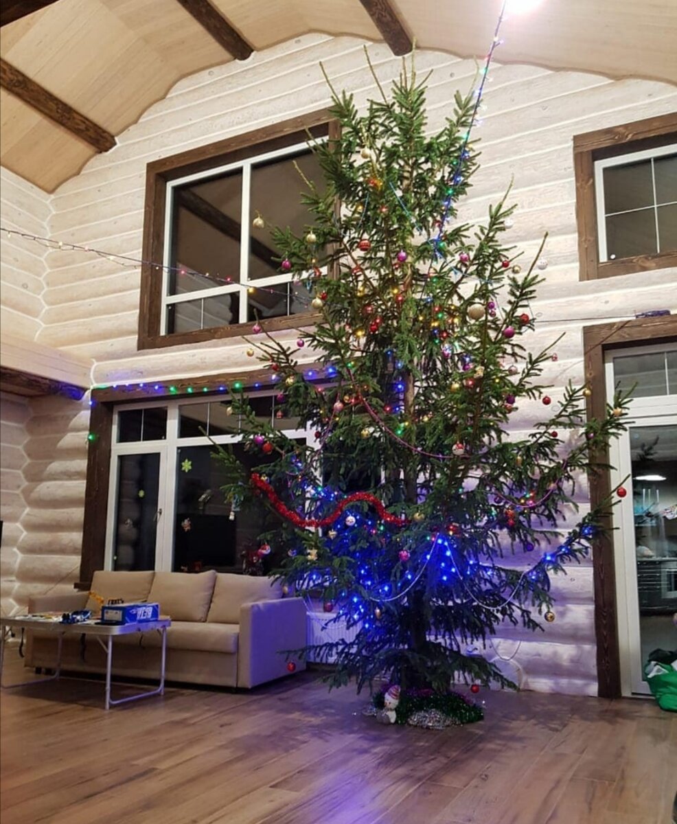 Потолок пропитан маслом для дерева цвета "Пудра"