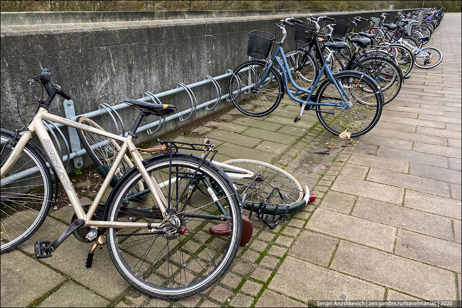 Выяснил, почему в Европе так много велосипедов-брошенок на велопарковках