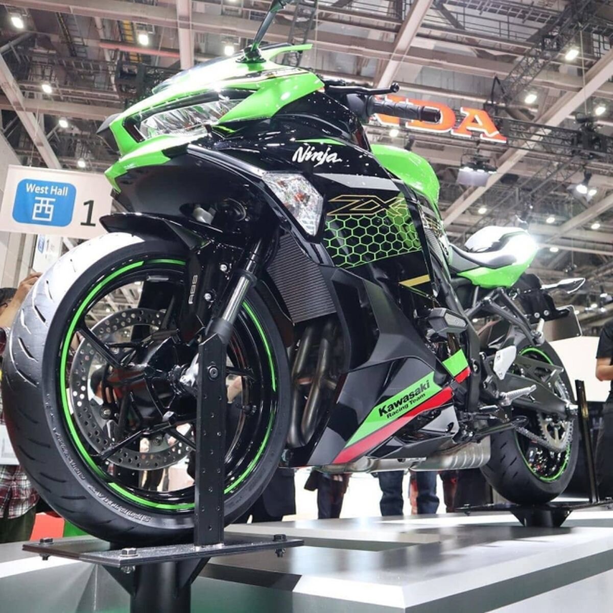 Самые надежные мотоциклы. Kawasaki Ninja 25r. Kawasaki Ninja 250r 2020. Кавасаки ниндзя 360. Кавасаки ниндзя 250 Зет.