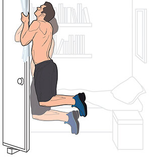 Эксперт: как хорошо накачать мышцы не выходя (по известным причинам) из квартиры: подтягивания на двери, отжимания от…